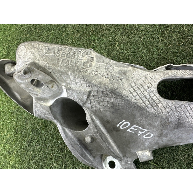 Кронштейн подушки двигателя (кронштейны двигателя) BMW X5 E70 2011 3.0 22116797920