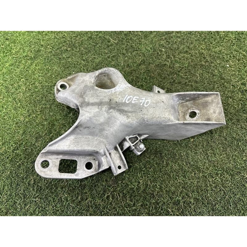 Кронштейн подушки двигателя (кронштейны двигателя) BMW X5 E70 2011 3.0 22116778331