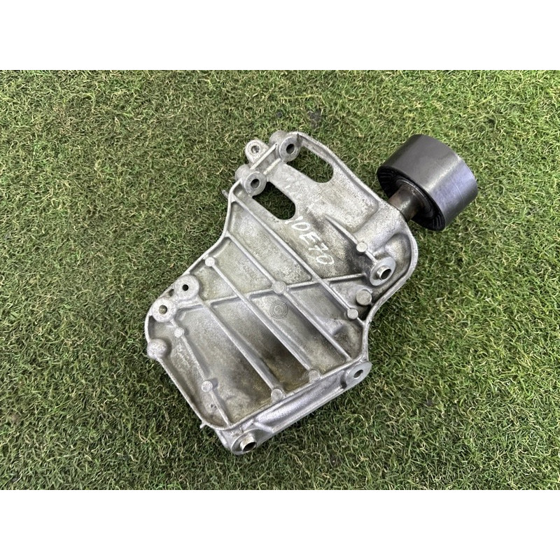 Кронштейн компресора кондиціонера (кронштейни двигуна) BMW X5 E70 2011 3.0 64557585167