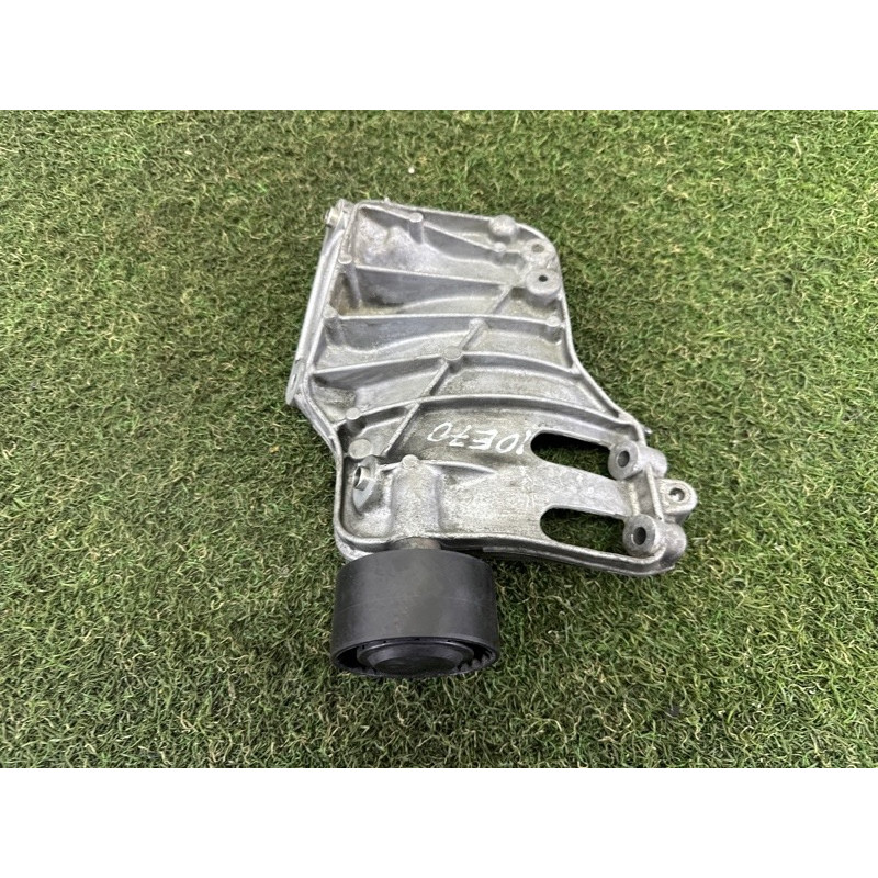 Кронштейн компресора кондиціонера (кронштейни двигуна) BMW X5 E70 2011 3.0 64557585167