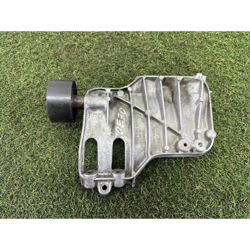 Кронштейн компресора кондиціонера (кронштейни двигуна) BMW X5 E70 2011 3.0 64557585167