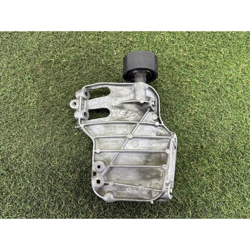 Кронштейн компресора кондиціонера (кронштейни двигуна) BMW X5 E70 2011 3.0 64557585167
