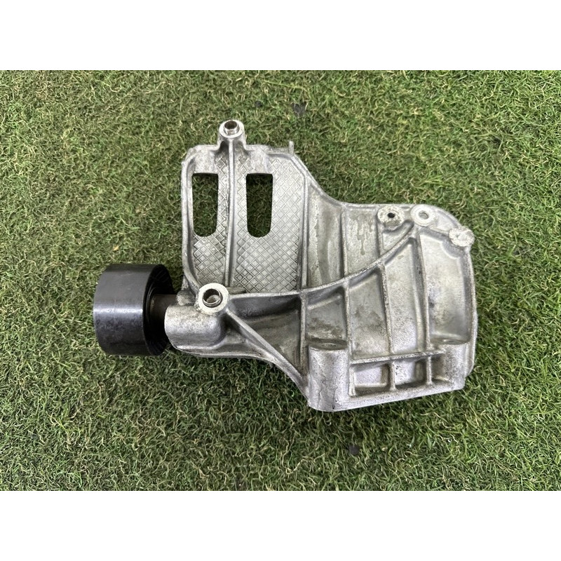 Кронштейн компресора кондиціонера (кронштейни двигуна) BMW X5 E70 2011 3.0 64557585167