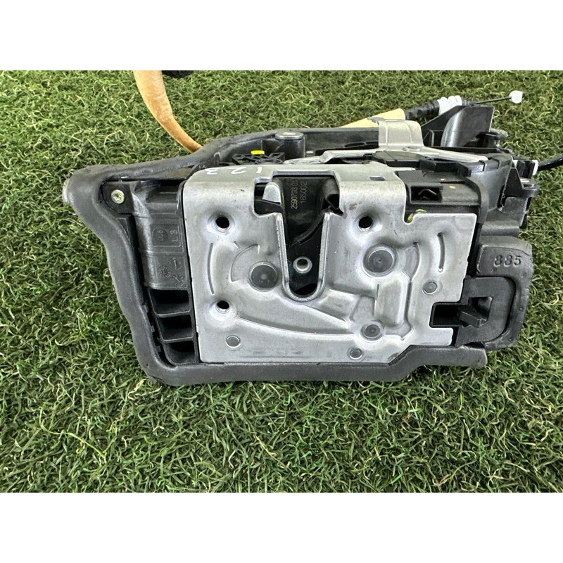Замок двери (кузов и элементы) BMW 5-series G30 2017 2.0 B46B20 51227281941