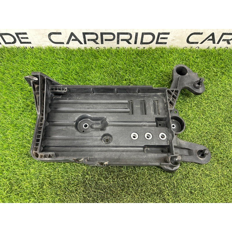 Підставка акумулятора (кузов и элементы) Volkswagen Golf 7 2.0 5Q0915331J