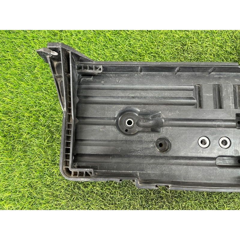 Підставка акумулятора (кузов и элементы) Volkswagen Golf 7 2.0 5Q0915331J