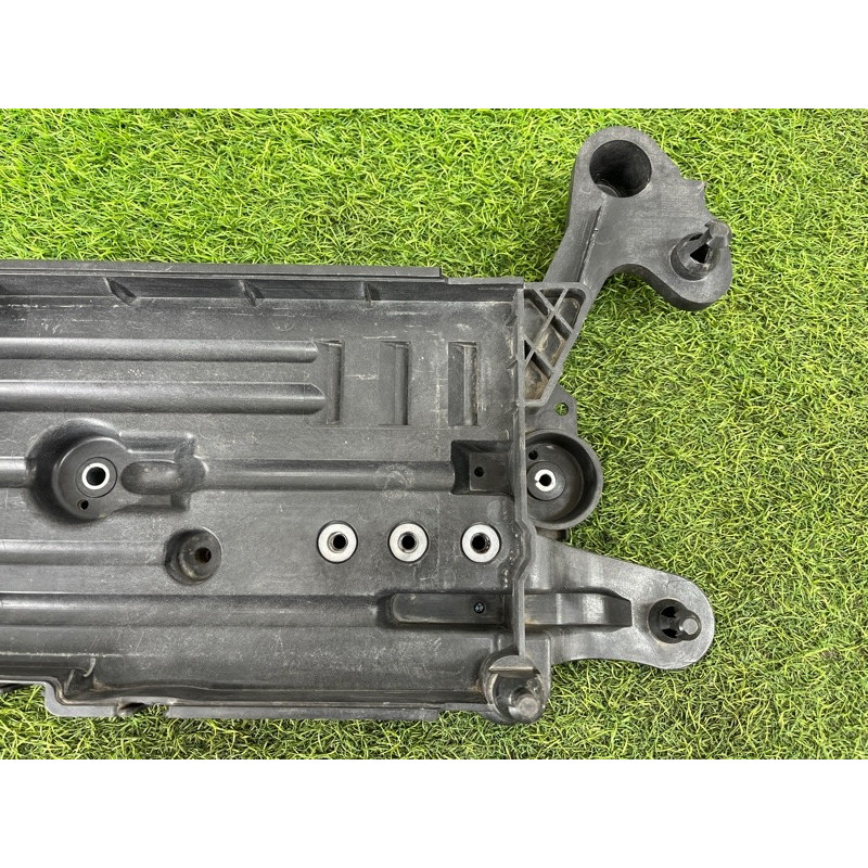 Підставка акумулятора (кузов и элементы) Volkswagen Golf 7 2.0 5Q0915331J