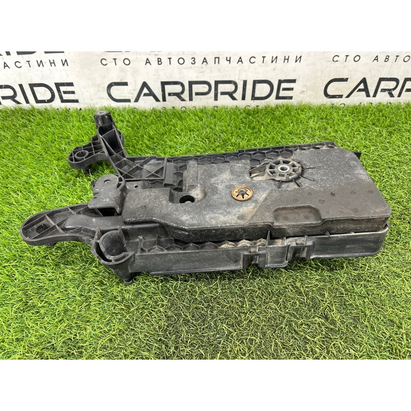 Підставка акумулятора (кузов и элементы) Volkswagen Golf 7 2.0 5Q0915331J