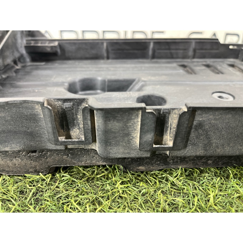 Підставка акумулятора (кузов и элементы) Volkswagen Golf 7 2.0 5Q0915331J