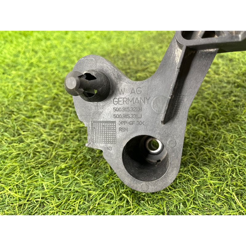 Підставка акумулятора (кузов и элементы) Volkswagen Golf 7 2.0 5Q0915331J