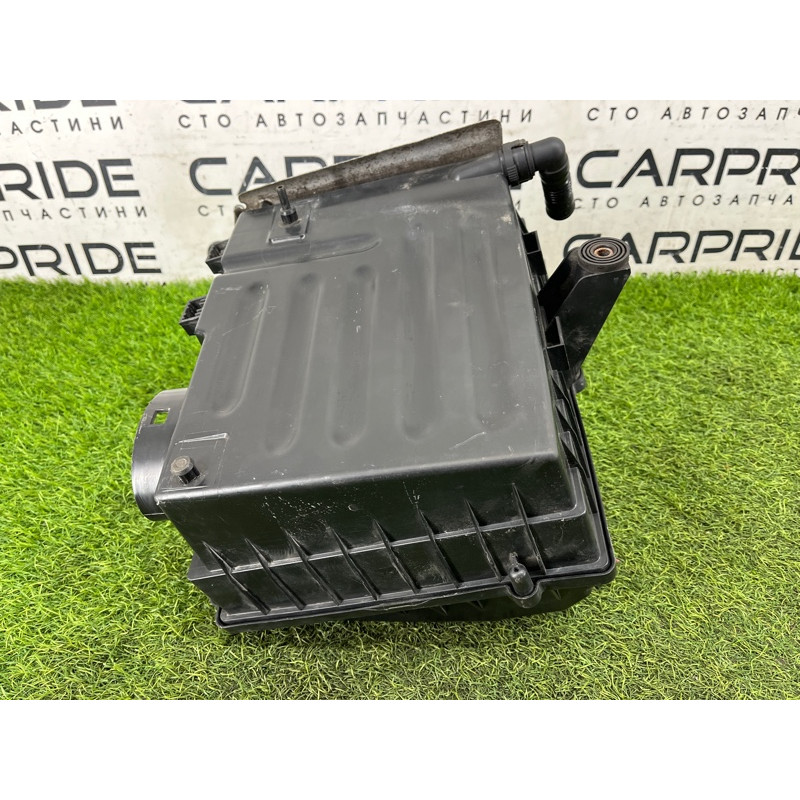 Корпус повітряного фільтра (подача палива) Volkswagen Amarok 2H 2.0 2H0129607J