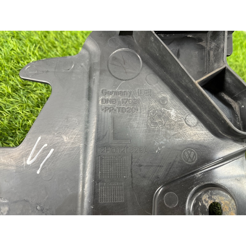Повітропровід радіатора (кузов і елементи) Volkswagen Amarok 2H 2.0 2H0121329A