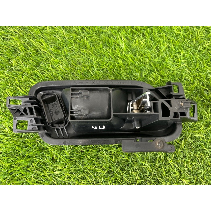 Ручка дверей внутрішня (салон) Volkswagen Amarok 2H 2.0 2H0837113DUBN