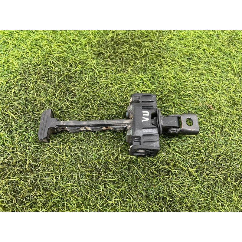 Обмежувач дверей (кузов і елементи) Volkswagen Amarok 2H 2.0 2H0837249