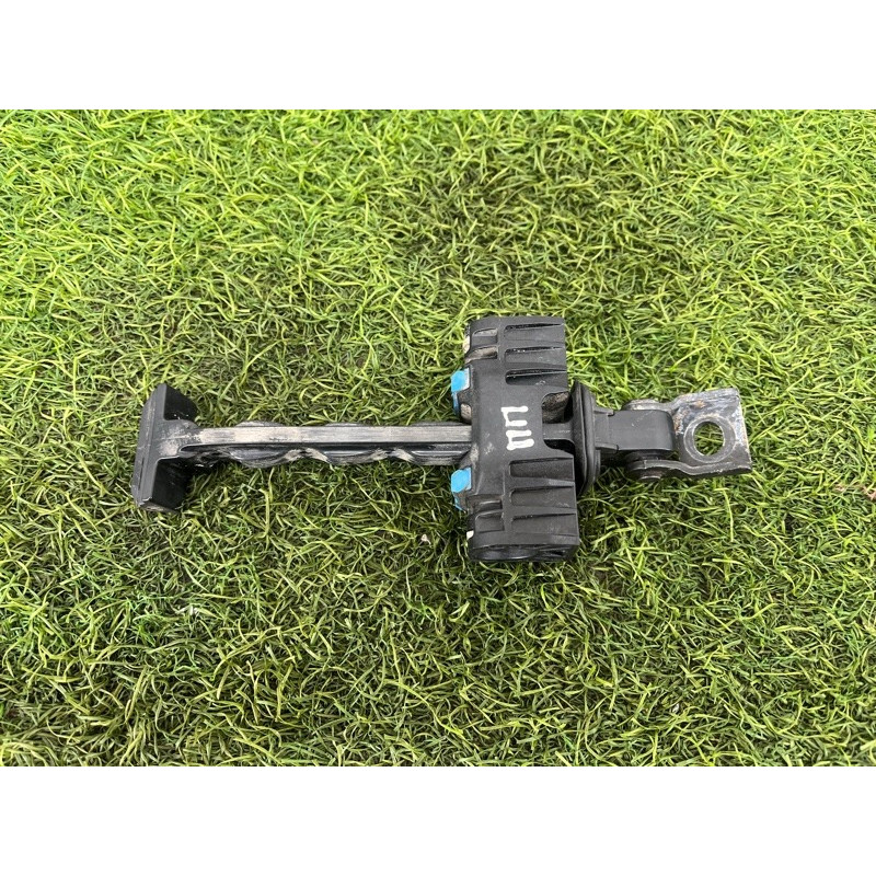 Ограничитель двери (кузов и элементы) Volkswagen Amarok 2H 2.0 2H0837249