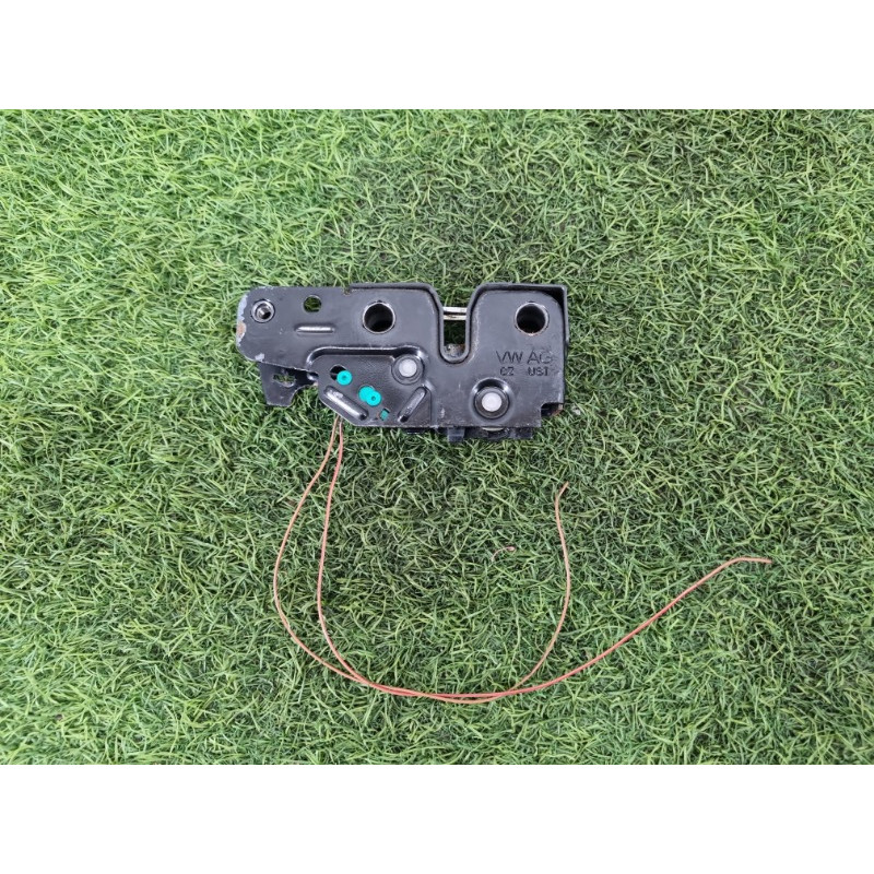 Замок капота (кузов и элементы) Volkswagen Amarok 2H 2.0 2H0823509B