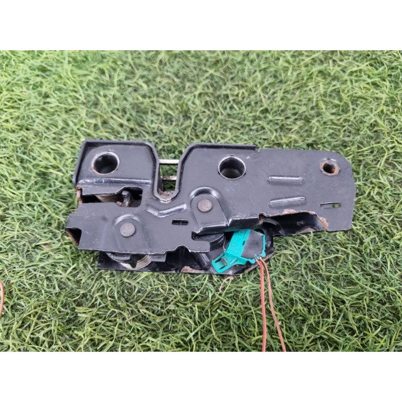Замок капота (кузов и элементы) Volkswagen Amarok 2H 2.0 2H0823509B