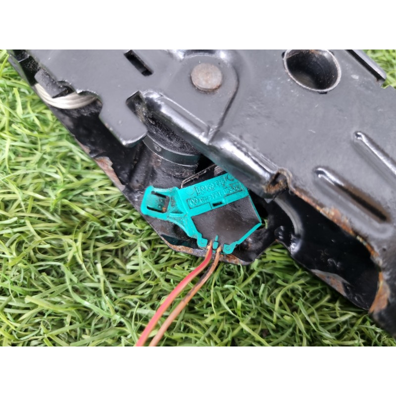 Замок капота (кузов и элементы) Volkswagen Amarok 2H 2.0 2H0823509B