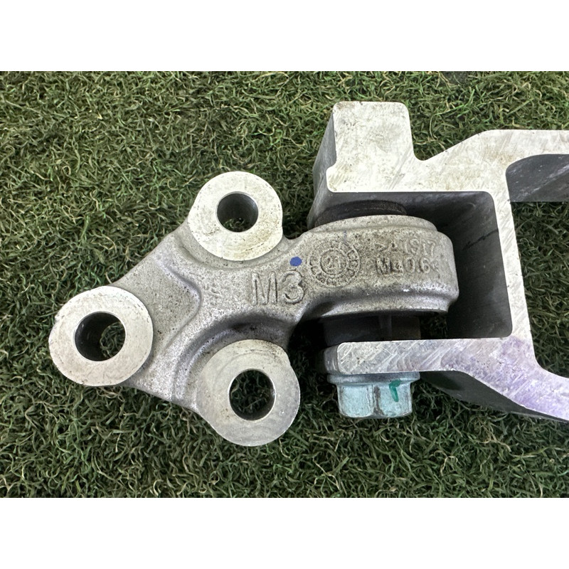 Кронштейн подушки двигателя (кронштейны двигателя) Nissan Rogue T33 2022 1.5 KR15DDT 113326RC0A