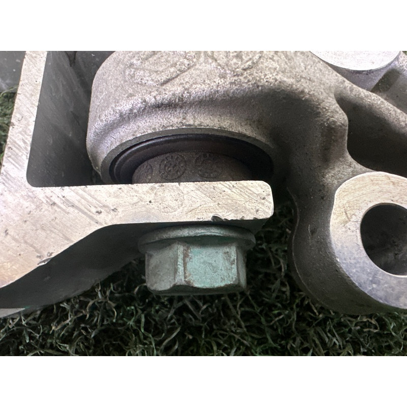Кронштейн подушки двигателя (кронштейны двигателя) Nissan Rogue T33 2022 1.5 KR15DDT 113326RC0A