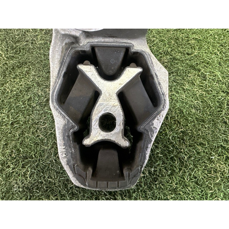 Подушка двигателя (двигатель и элементы) Nissan Rogue T33 2022 1.5 KR15DDT 113606RC0B