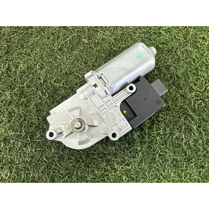 Мотор люка (електрика) BMW X1 F48 2018 2.0 54107391782