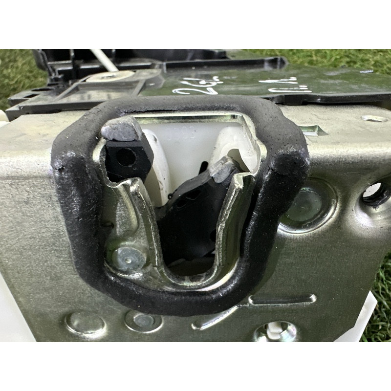 Замок дверей (кузов і елементи) Mercedes-Benz GL X164 2011 3.0 A1647201935