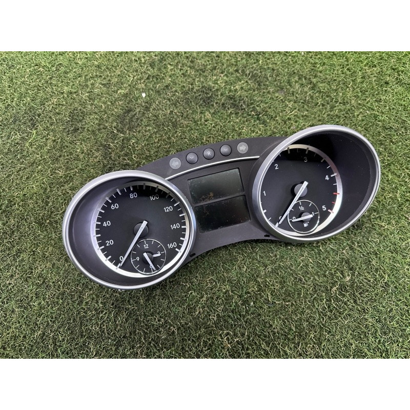 Панель приладів (салон) Mercedes-Benz GL X164 2011 3.0 A2519006100