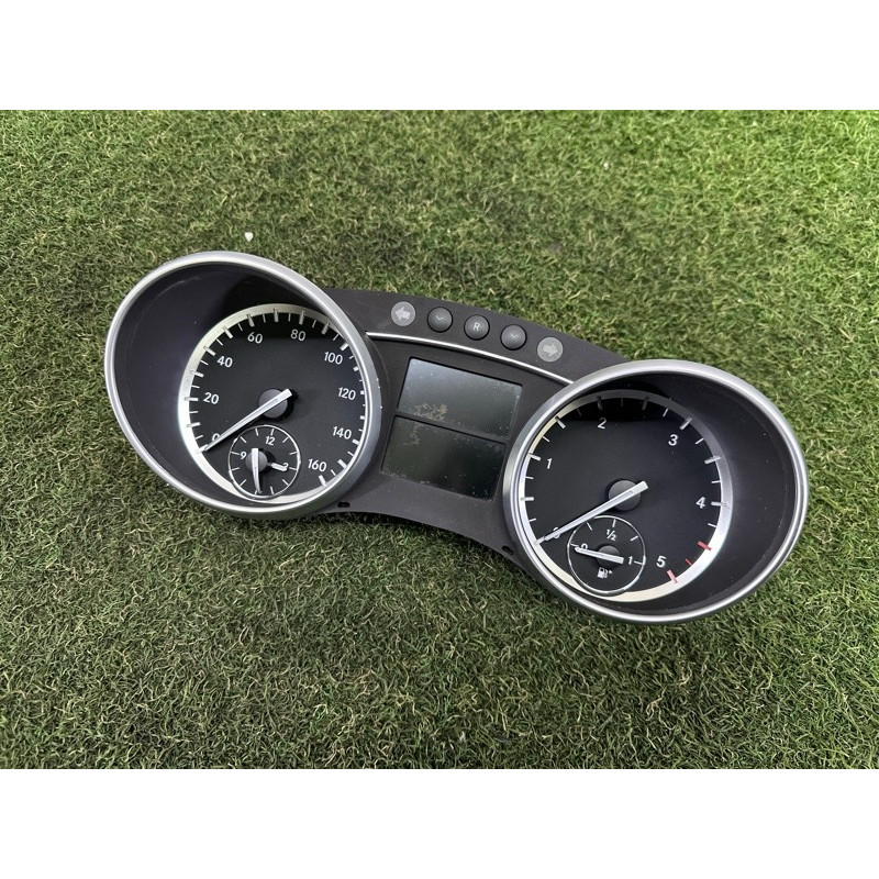 Панель приладів (салон) Mercedes-Benz GL X164 2011 3.0 A2519006100