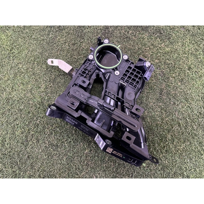 Впускний колектор (подача палива) Nissan Rogue T33 2022 1.5 KR15DDT 140016RR0A