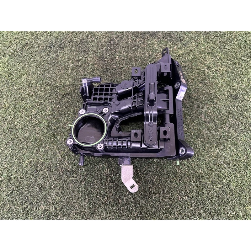 Впускний колектор (подача палива) Nissan Rogue T33 2022 1.5 KR15DDT 140016RR0A