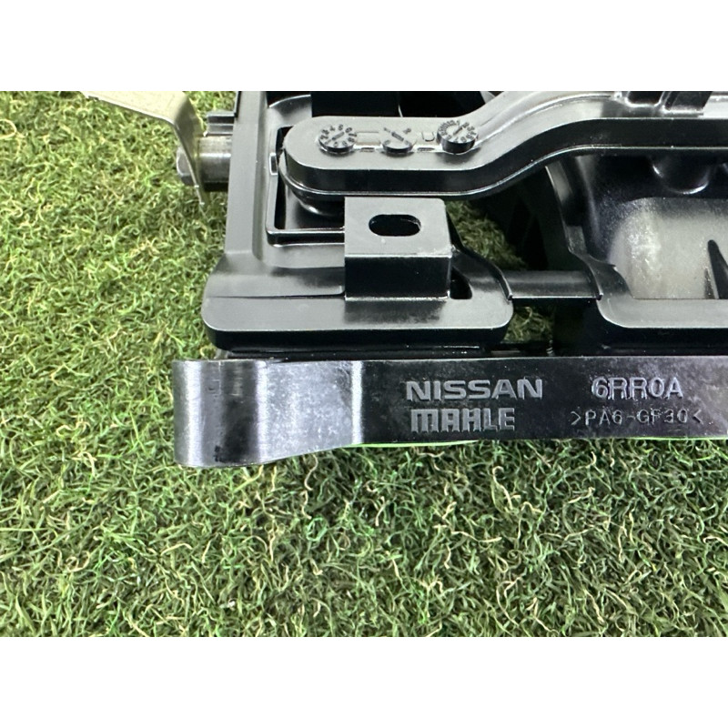 Впускний колектор (подача палива) Nissan Rogue T33 2022 1.5 KR15DDT 140016RR0A