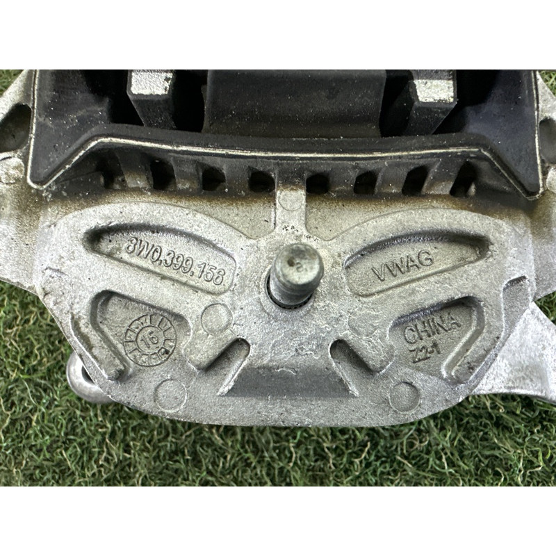 Подушка КПП (трансмиссия) AUDI Q5 FY 2018 2.0 DAYB 8W0399156AQ