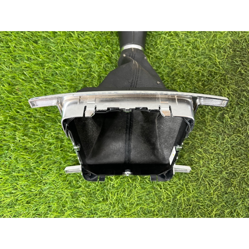 Декоративна накладка центральної консолі (салон) Volkswagen Amarok 2H 2.0 2H0711113PDMR