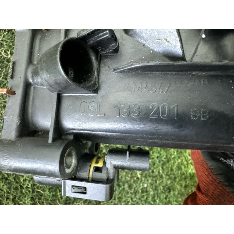 Впускний колектор (подача палива) AUDI Q5 FY 2018 2.0 DAYB 06L133201BB
