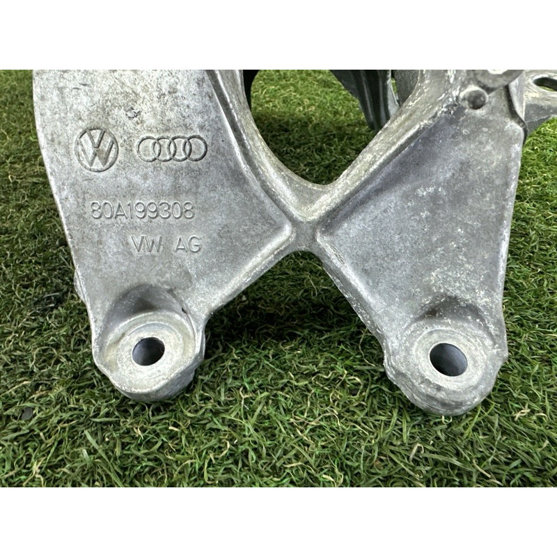 Кронштейн двигателя (кронштейны двигателя) AUDI Q5 FY 2018 2.0 DAYB 4M0199308AA