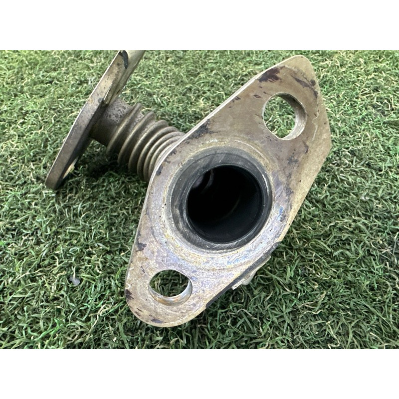 Трубка EGR (двигатель и элементы) Nissan Rogue T33 2021 2.5 PR25DD 147136CA1A