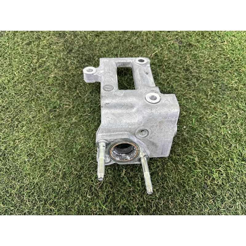 Кронштейн радиатора EGR (кронштейны двигателя) Nissan Rogue T33 2021 2.5 PR25DD 147176CA1A