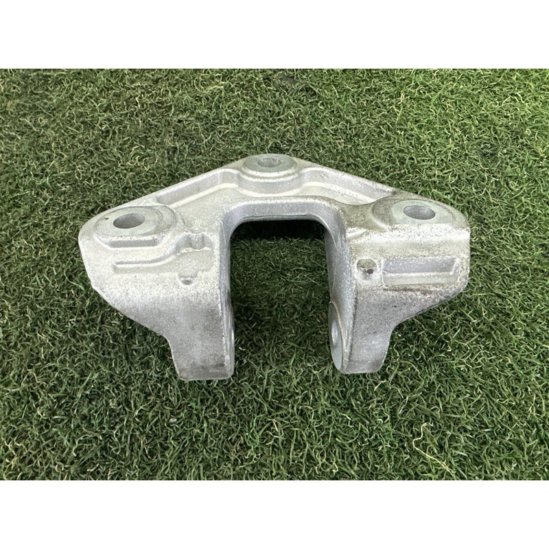 Кронштейн подушки двигателя (кронштейны двигателя) Nissan Rogue T33 2021 2.5 PR25DD 113326RA0A