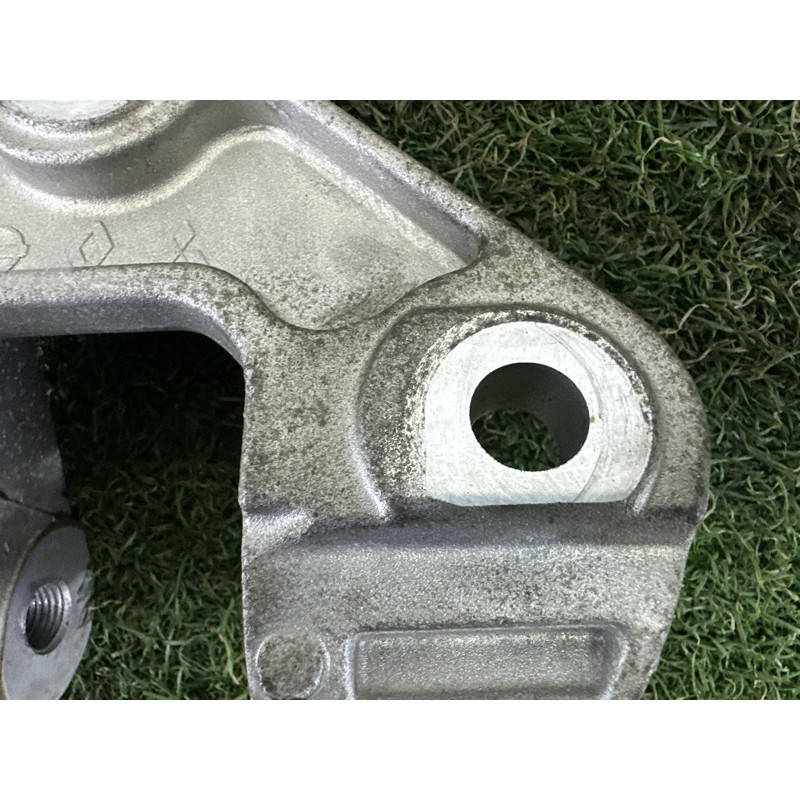 Кронштейн подушки двигателя (кронштейны двигателя) Nissan Rogue T33 2021 2.5 PR25DD 113326RA0A