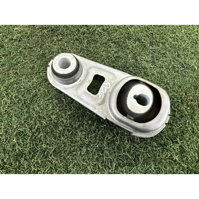 Подушка двигателя (двигатель и элементы) Nissan Rogue T33 2021 2.5 PR25DD 113606LA0A
