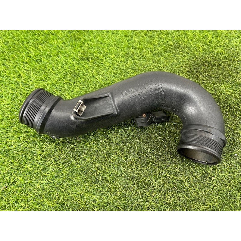Патрубок інтеркулера (двигун та елементи) Volkswagen Amarok 2H 2.0 2H0145762