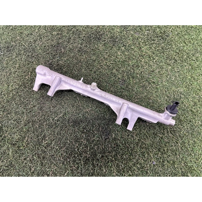 Топливная рампа (топливная система) BMW X1 F48 2016 2.0 13538694198