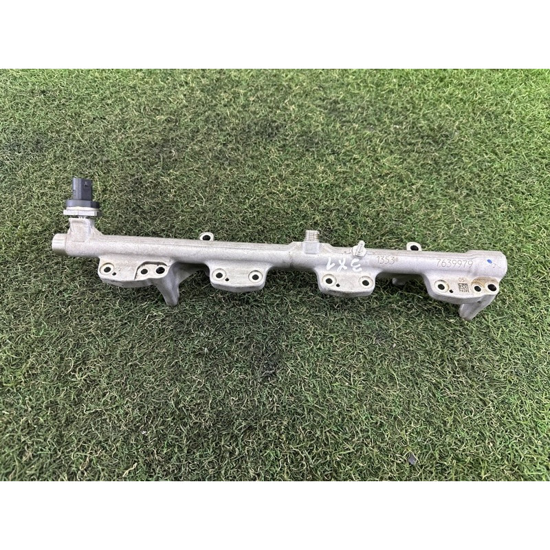 Топливная рампа (топливная система) BMW X1 F48 2016 2.0 13538694198