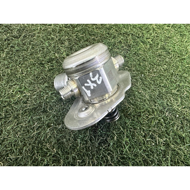 ТНВД (топливная система) BMW X1 F48 2016 2.0 13517636881