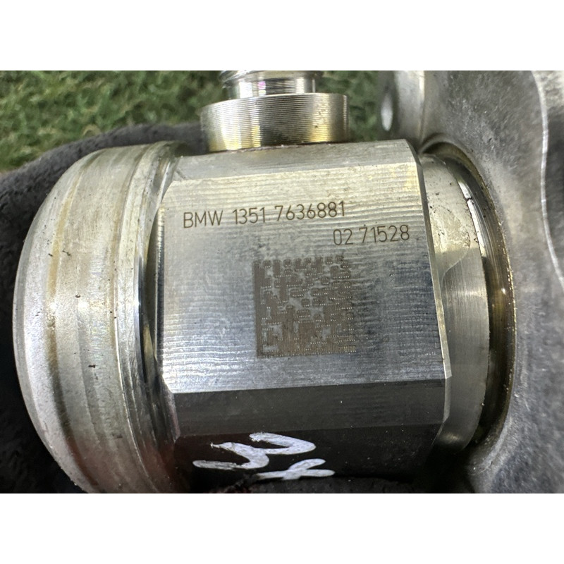 ТНВД (топливная система) BMW X1 F48 2016 2.0 13517636881