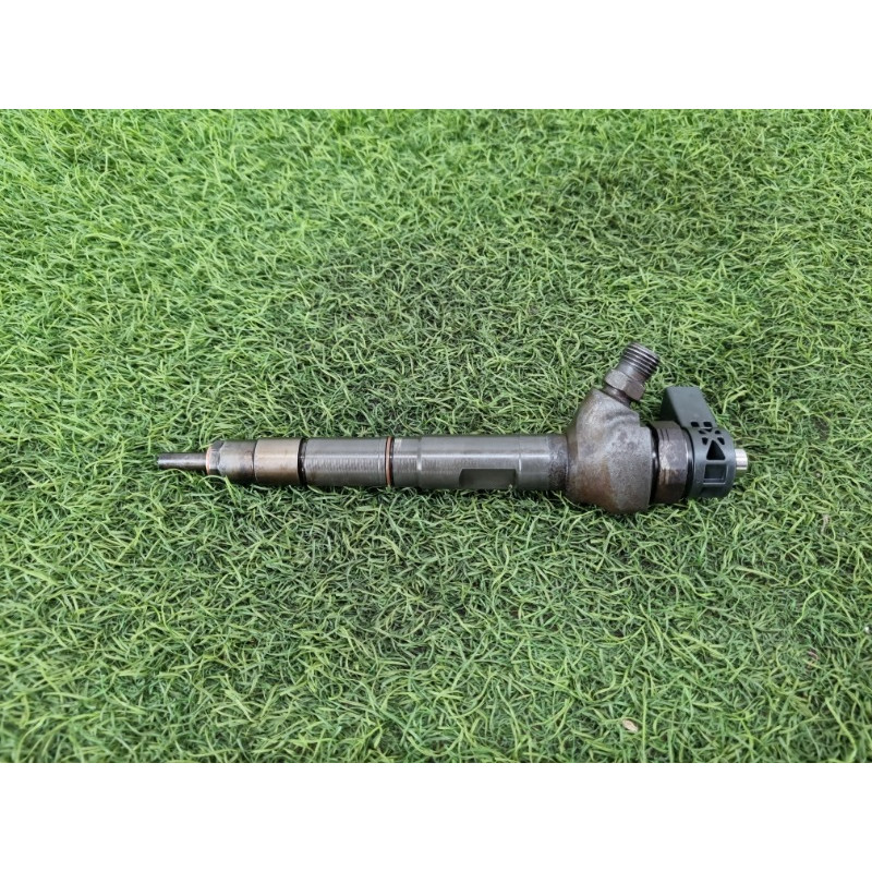 Форсунка топливная (топливная система) Volkswagen Amarok 2H 2.0 CNEA 03L130277J