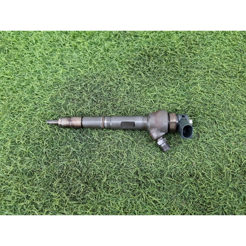 Форсунка паливна (паливна система) Volkswagen Amarok 2H 2.0 CNEA 03L130277J