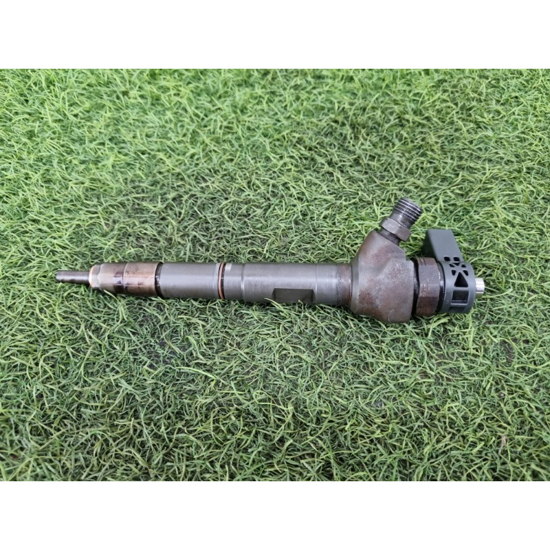 Форсунка паливна (паливна система) Volkswagen Amarok 2H 2.0 CNEA 03L130277J