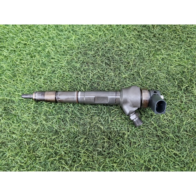 Форсунка топливная (топливная система) Volkswagen Amarok 2H 2.0 CNEA 03L130277J